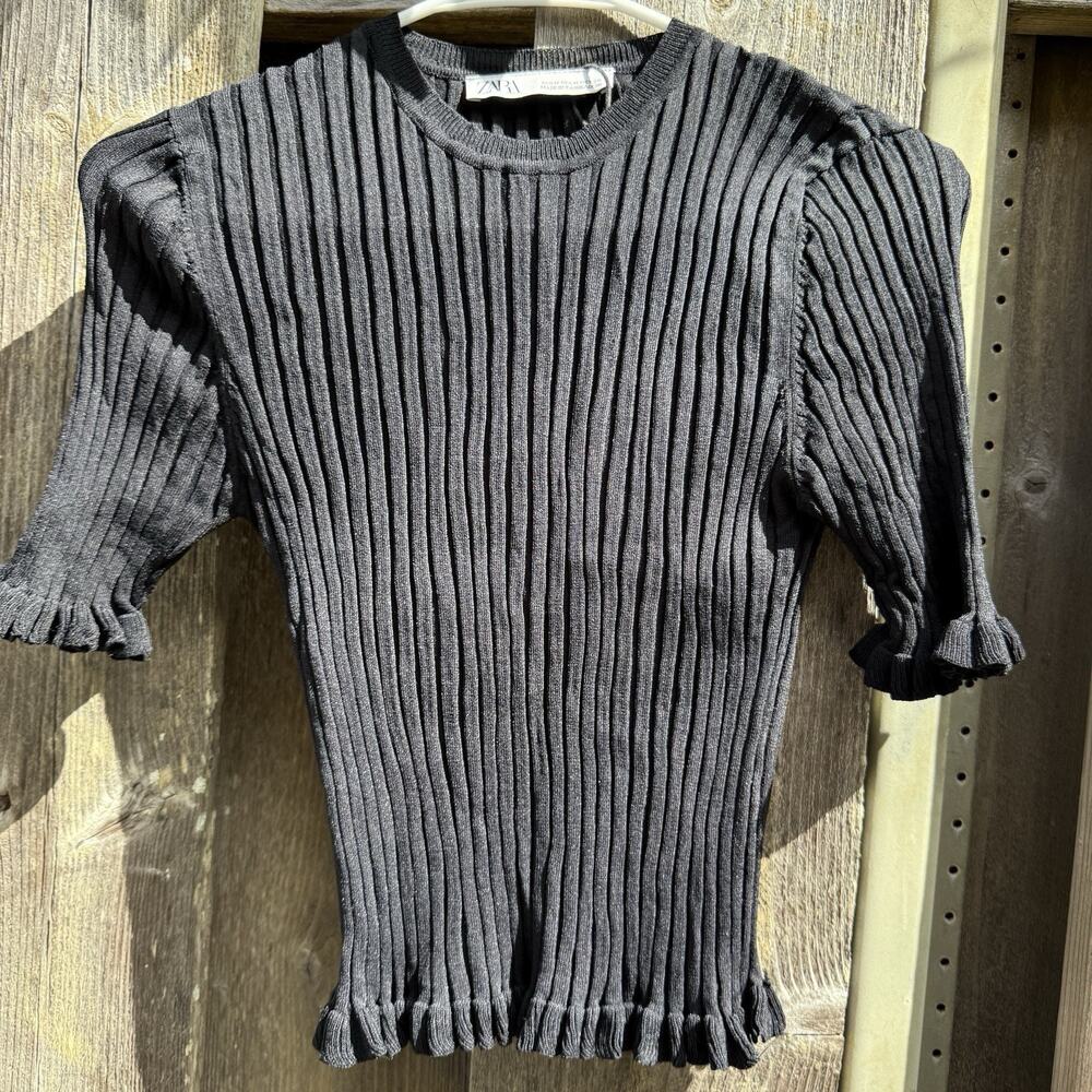 Zara Blouse Womens Medium Black Short Sleeve Ribbed Ruffle Hem Knit Top